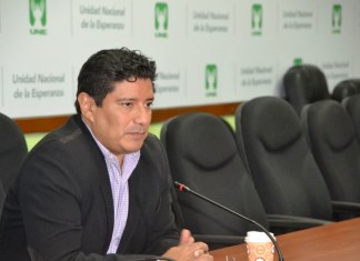 UNE busca aliados para presidir el Congreso