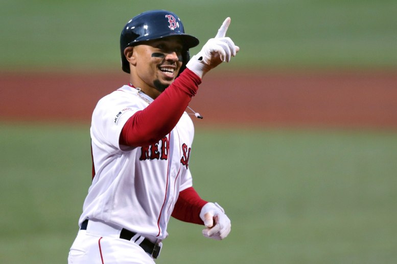 Mookie Betts Guante de Oro la estrella de Boston Medias Rojas.jpg