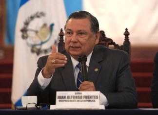 Giammattei nombra a diputado que benefició a Morales