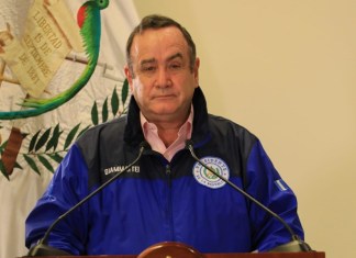 Giammattei pide cooperación entre el Estado, IGSS, y patronos, por salarios
