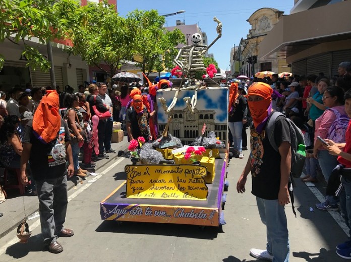 Desfile Bufo. Foto La Hora