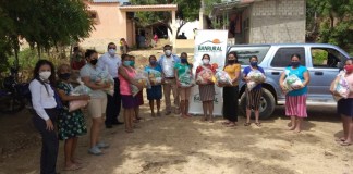 Banrural hizo entrega de bolsas de alimentos a sectores más afectados por COVID-19