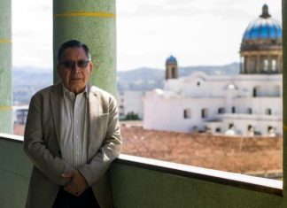 Critican destitución del poeta Francisco Morales Santos de Editorial Cultura