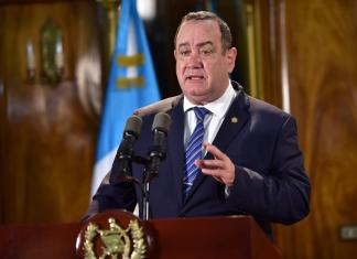 Giammattei anuncia que no habrá incremento de salario mínimo en el 2021