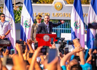 La Asamblea aprueba un contrato millonario a una empresa que donó un millón de dólares al partido de Bukele
