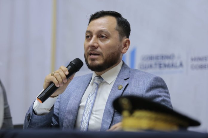 El exministro de Gobernación Gendri Reyes se refirió a las acciones que tiene en marcha para recuperar su visa. Foto: La Hora/Archivo