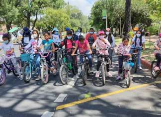 Niñas y mujeres manifiestan por la memoria de Luz María; piden justicia