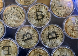 Bitcoin precio debajo 25000