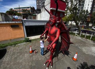 En varias zonas de la capital y en los departamentos se tiene prevista la tradicional Quema del Diablo. Foto La Hora/José Orozco