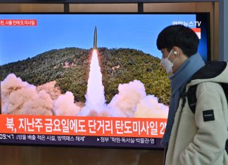 Corea del Norte dispara dos supuestos misiles balísticos pese a sanciones de Estados Unidos