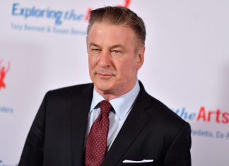 Tiro mortal en el set: Alec Baldwin no ha entregado su teléfono a la policía