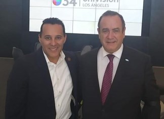 En una denuncia de la IVE por posible lavado de dinero, se mencionan transacciones de un exasistente del diputado Carlos Calderón, uno de los personajes cercanos al expresidente Alejandro Giammattei. Foto: La Hora/Facebook de Carlos Roberto Calderón