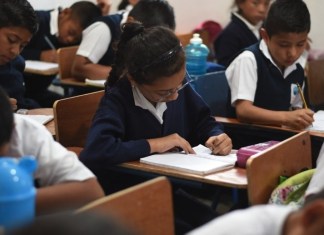 Mineduc suspendió las clases debido a la situación del país.