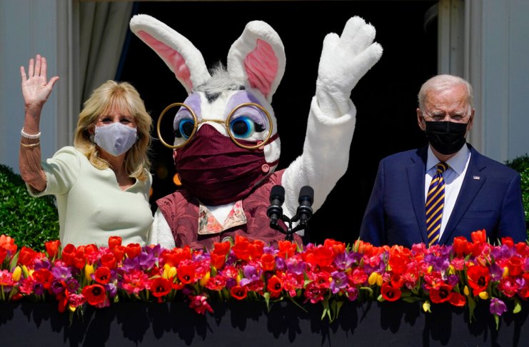 Biden dice haber orado por la paz en Semana Santa