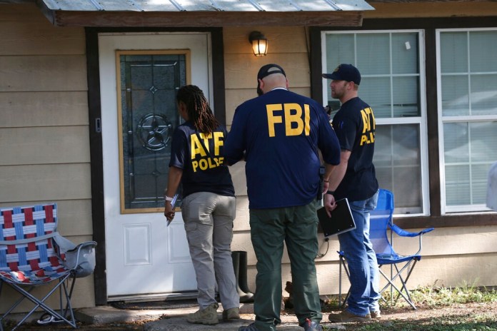 La demanda presentada en una corte de Nueva York dice que el FBI durante más dos décadas 