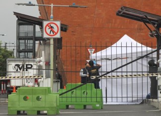 Confuso incidente: Guardia intenta escapar, pero fallece en parqueo de comercial