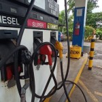El subsidio de Q8 al galón del diésel y de Q5 a las gasolinas se aplica desde este martes. Foto: La Hora: Archivo