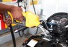Los precios de las gasolinas registran una baja de hasta Q2. Foto: La Hora/José Orozco