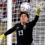 Guillermo Ochoa será convocado por México para el Mundial 2026 y, tras disputar su sexta cita mundialista, se retirará del fútbol.