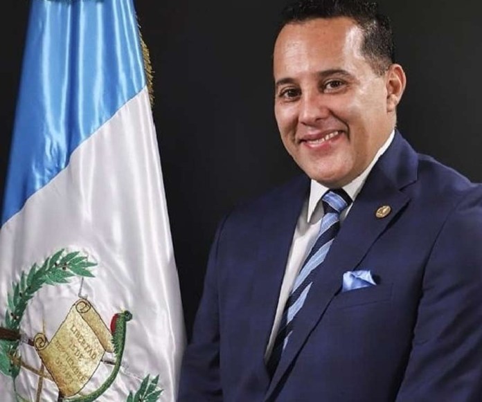 Diputado de VAMOS, Carlos Calderón. Foto: La Hora: Redes Sociales