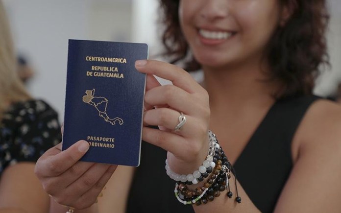 El Instituto Guatemalteco de Migración (IGM) habilitó este jueves 22 de junio un centro de emisión de pasaportes en el departamento de Escuintla