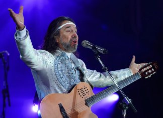 Después de dos décadas con “Los Bukis”, en 1995, Marco Antonio inició un nuevo capítulo en su trayectoria musical: lanzó su primer disco en solitario.