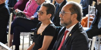 Galardonan con orden Monseñor Juan José Gerardi a Ronald Ochaeta y Conchita Reyes