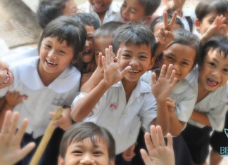 Miles de niños no tienen la opción de prepararse académicamente. Foto La Hora: Redes sociales