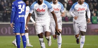 Victor James Osimhen del Napoli celebra tras anotar en el encuentro ante el Empoli en la Serie A