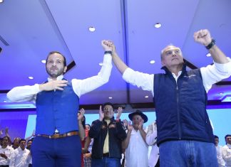 Manuel Villacorta junto a Jorge Mario García España fueron proclamados candidatos a la presidencia y vicepresidencia por el partido VOS