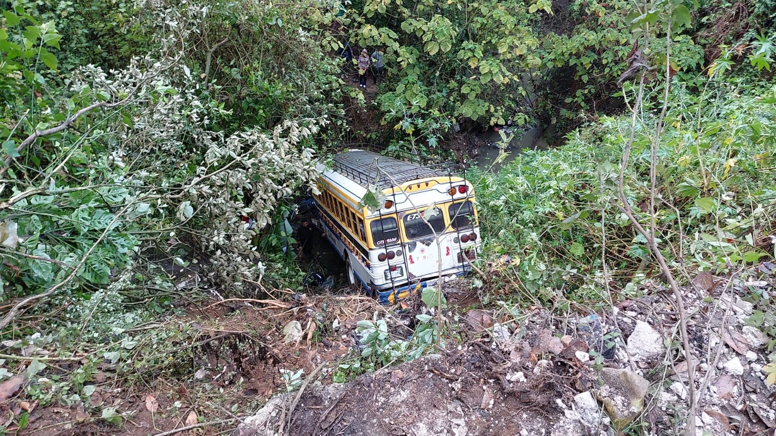Reportan accidente de bus extraurbano en San Juan Sacatepéquez, eso se sabe del hecho