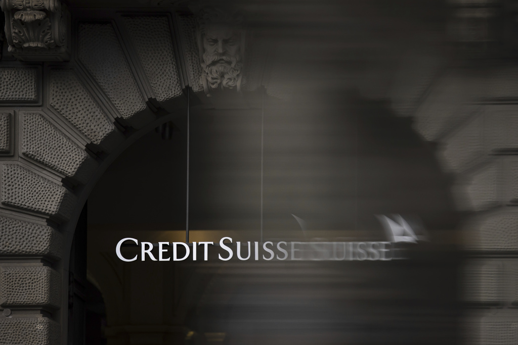 Suiza: UBS comprará Credit Suisse para frenar turbulencia