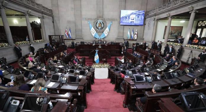 El pleno de magistrados del TSE adjudicÃ³ los cargos para las 160 diputaciones del Congreso.
