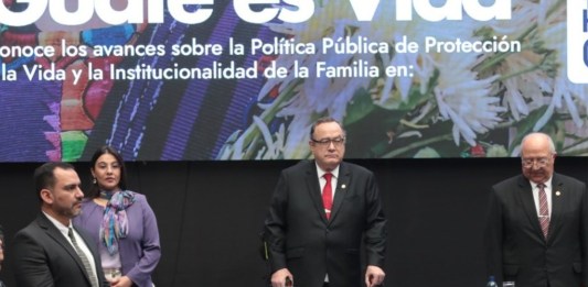 Este 9 de marzo se conmemoró el Día por la Vida y la Familia, en el cual, la presidenta del Congreso, Shirley Rivera, aseguró que dicha celebración se desarrollaba entre “amigos y aliados”.