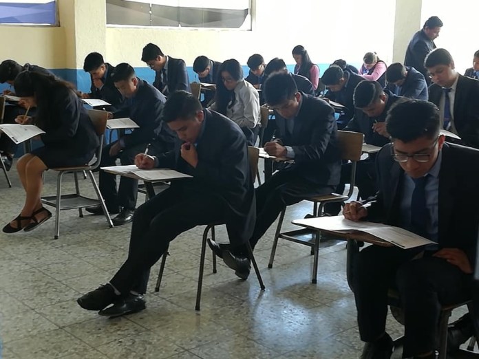 Se desconoce si las negociaciones del STEG con el Mineduc, se traducen en mejoras educativas. Foto La Hora. Archivo. 