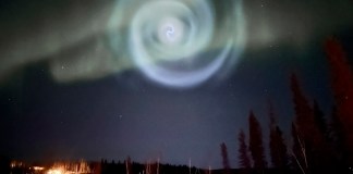 Espirales en el cielo de Alaska