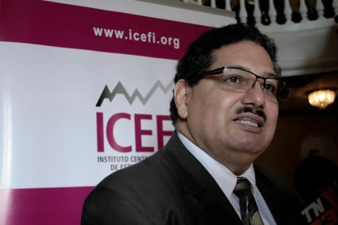Abelardo Medina, del Instituto Centroamericano de Estudios Fiscales (ICEFI).