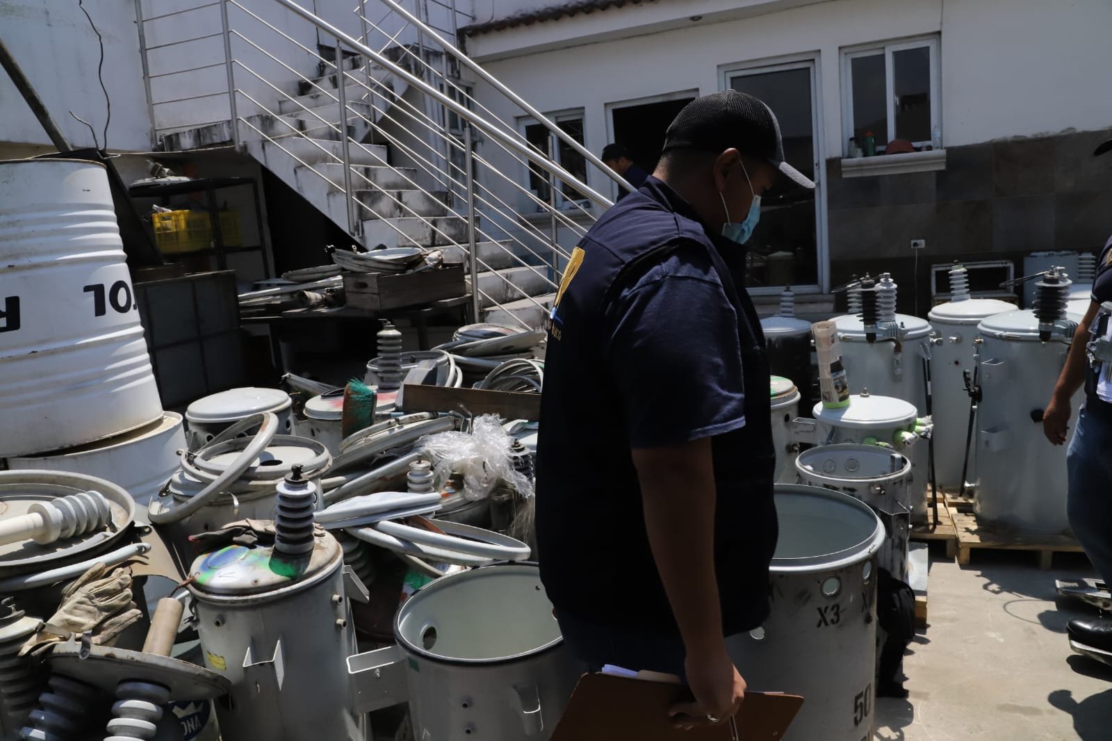 MP localiza 164 transformadores de energía eléctrica robados en San Cristóbal, Mixco