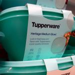 Tupperware, la empresa que fabrica recipientes.