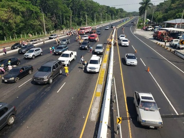 El Consejo Nacional Empresarial (CNE): errática, irresponsable y carente de visión estadista a largo plazo la decisión del gobierno de Guatemala de cesar la concesión de la autopista Palín-Escuintla.