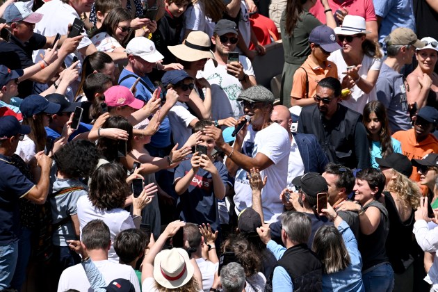 Yannick Noah regresó este sábado como gran estrella a la pista central de Roland Garros.