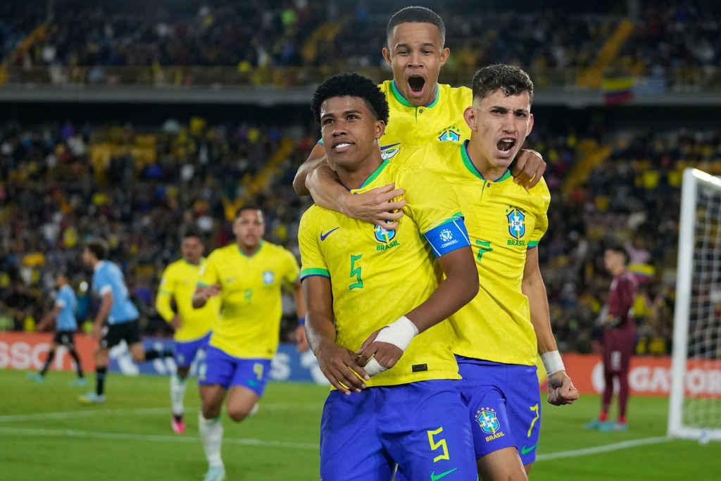 Brasil, la otra potencia de la categoría con cinco trofeos, viene precedido por el título en el clasificatorio sudamericano