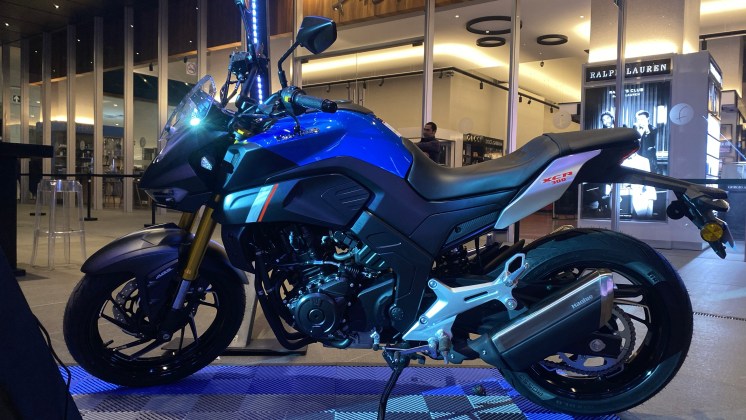 XCR300: Se trata de una motocicleta diseñada para los verdaderos aventureros.