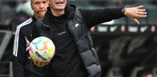 Oliver Glasner, técnico del Eintracht