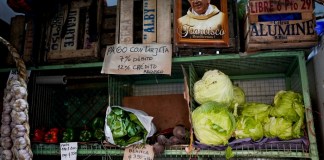 Según un reciente Informe de Seguridad Alimentaria del Banco Mundial, Argentina ha visto una tasa de inflación anual del 107% en los precios de los alimentos.