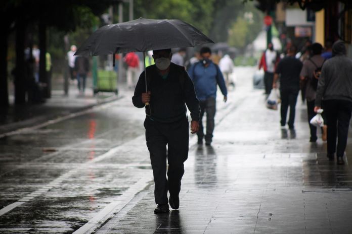 Para esta tarde se espera lluvia con actividad eléctrica. Foto: José Orozco / La Hora.