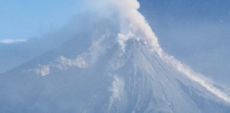 El volcán Santiaguito ubicado en Quetzaltenango continúa en actividad, según lo reportado por el Observatorio del Volcán Santiaguito.