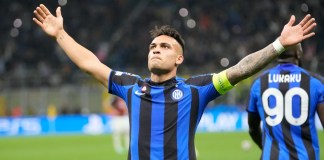 Lautaro Martínez celebra tras anotar el primer gol del Inter