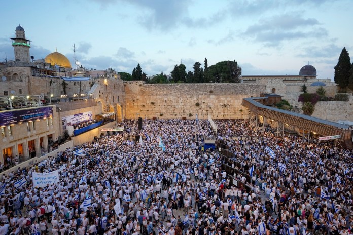 Miles de nacionalistas judíos