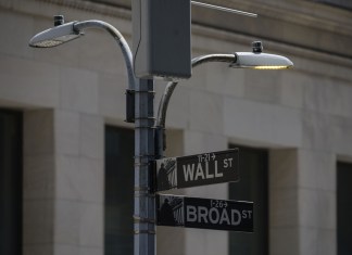 Wall Street mantiene tendencia a la baja Wall Street